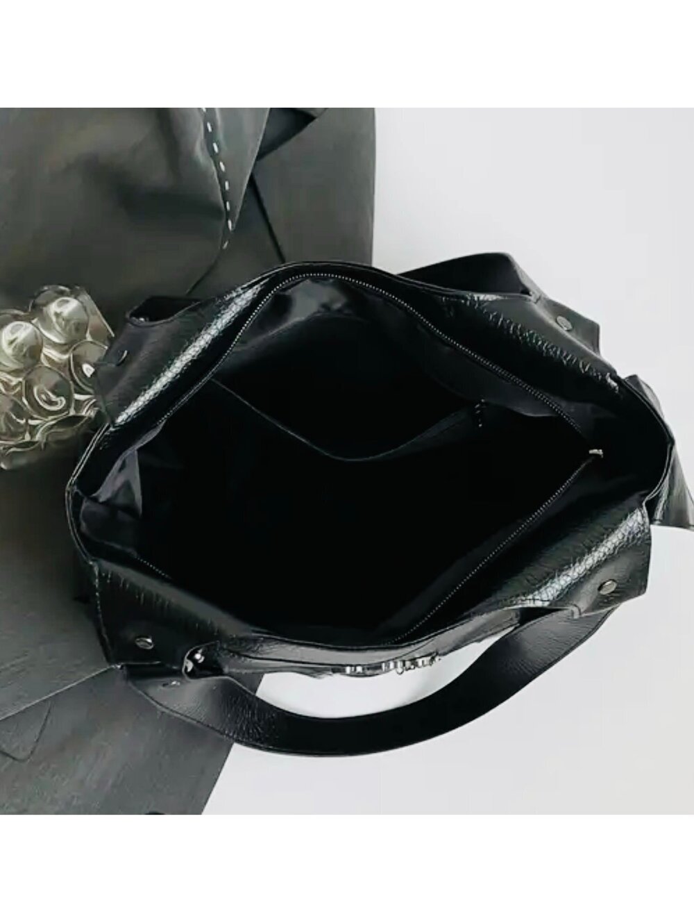 New -Chic -Vintage Inspired Y2K Faux Leather Shoulder Bag w/Cross Accents -Black - Picture 3 of 7